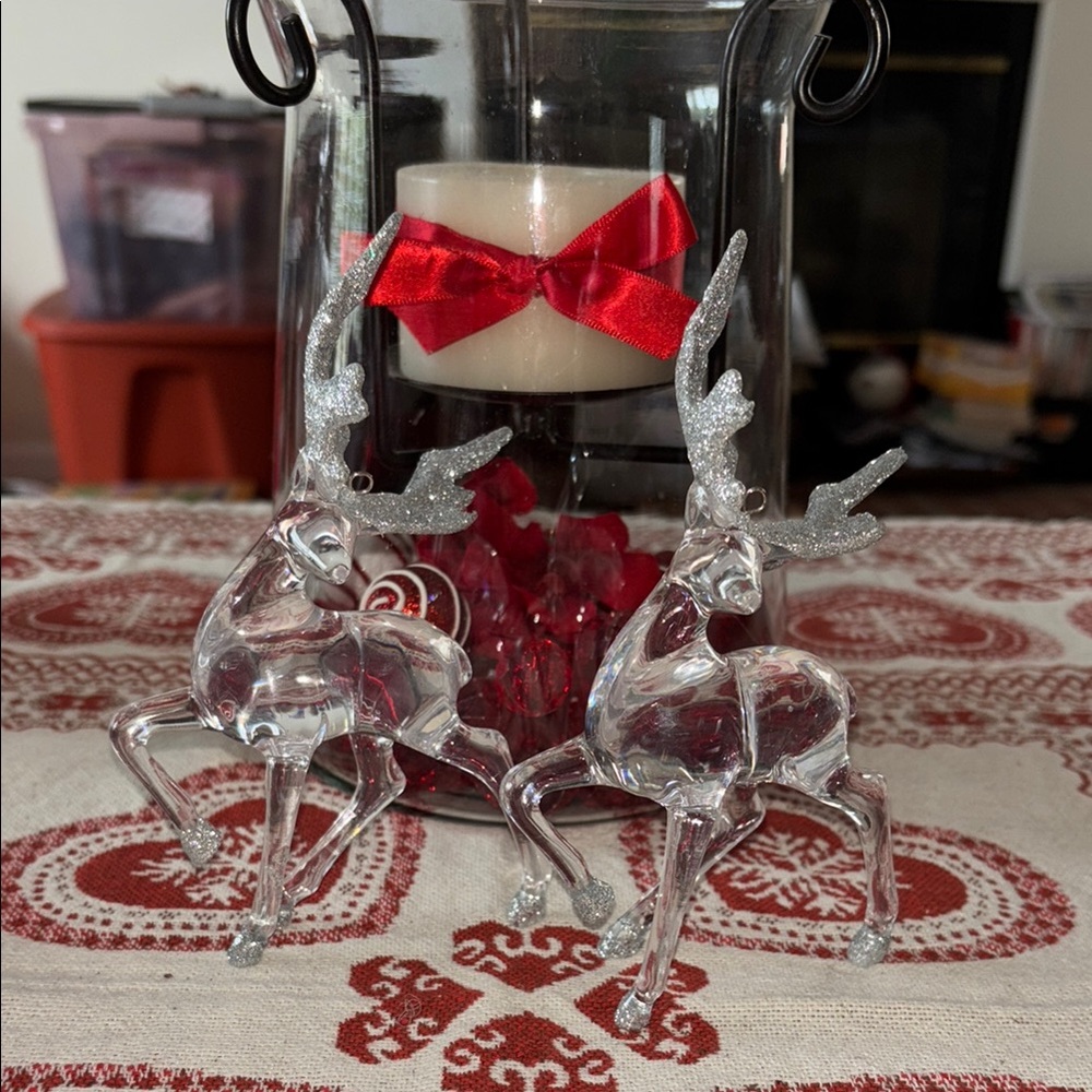 Clear/Sliver Acrylic Reindeer Ornament Set!